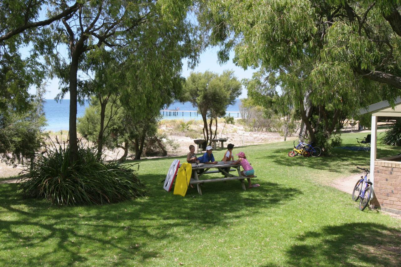 Resort Siesta Park Absolute Beachfront