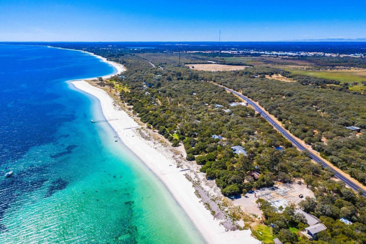 Resort Siesta Park Absolute Beachfront 3*