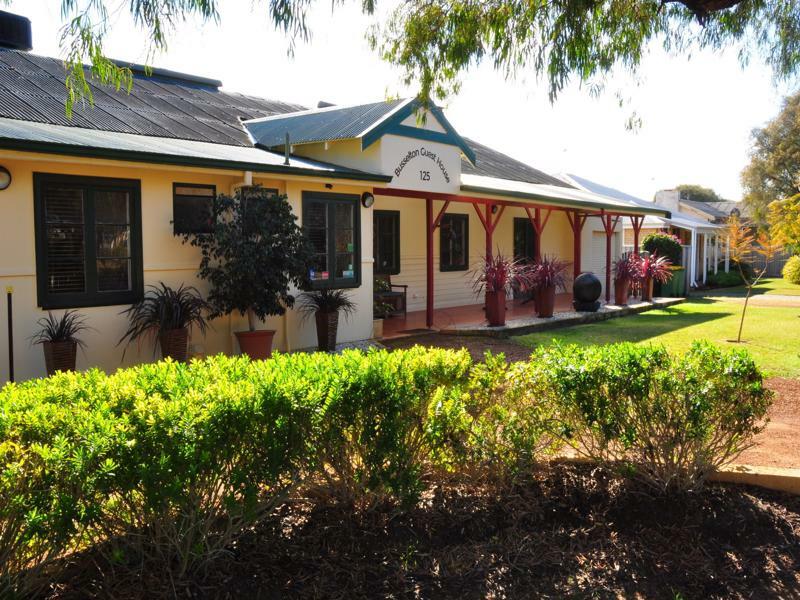 Guest house Busselton Guest House 4*