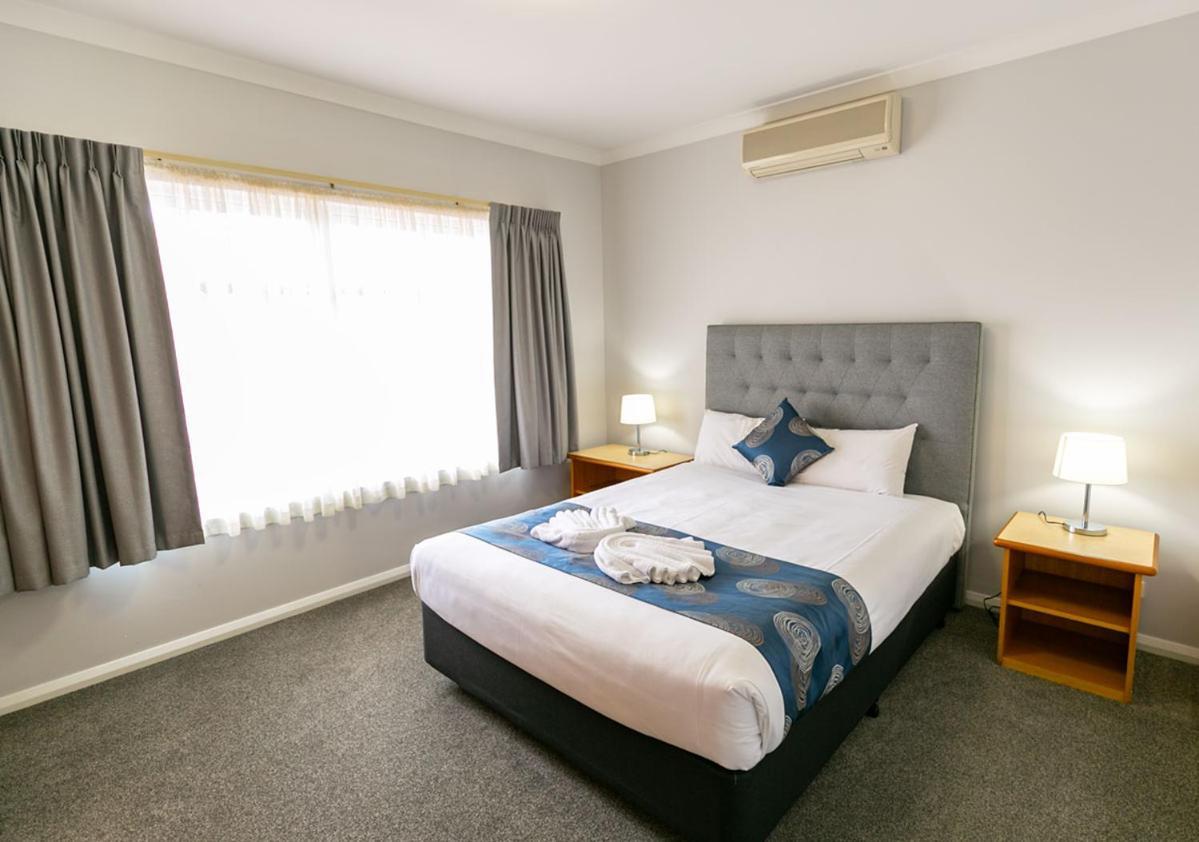Esplanade Hotel 3*