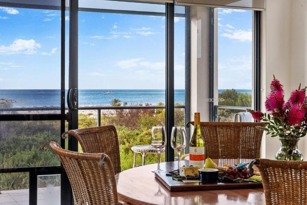 Beachfront Family Holiday Holiday home *