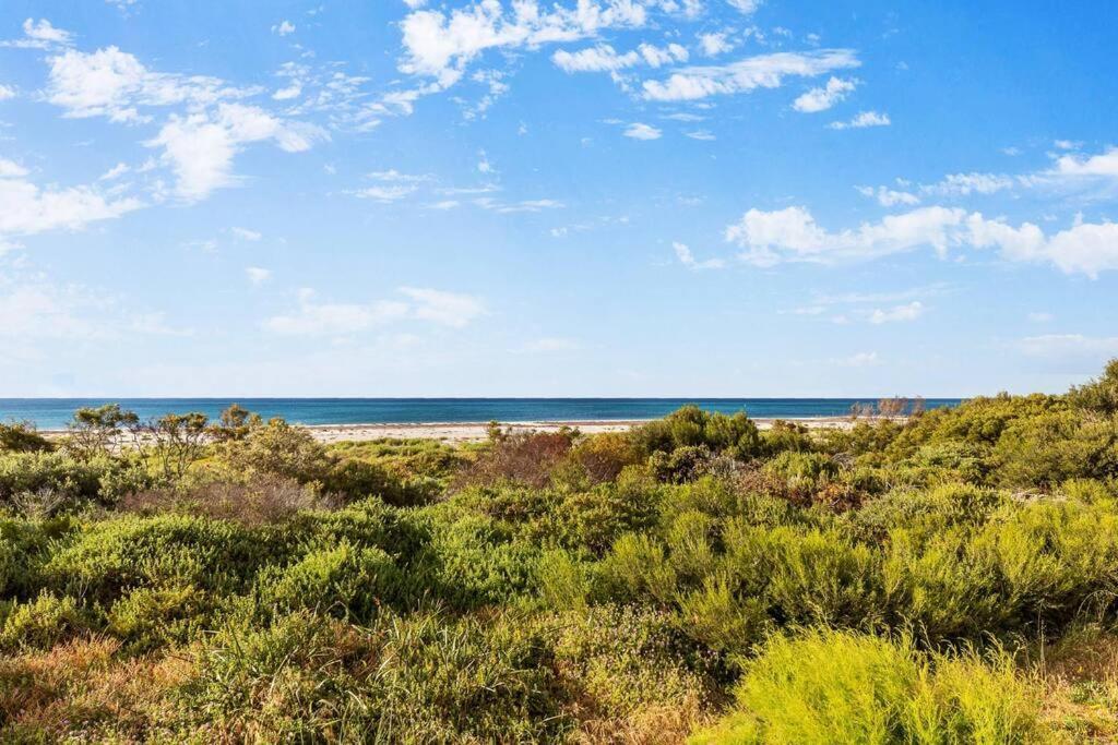 Beachfront Family Holiday Holiday home *
