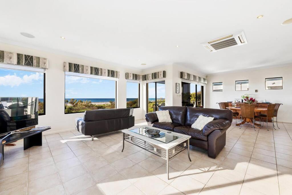 Holiday home Beachfront Family Holiday *
