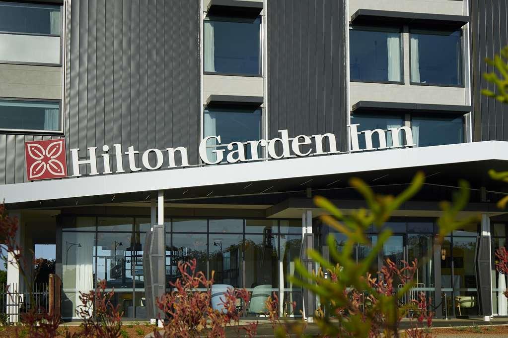 Hilton Garden Hotel *