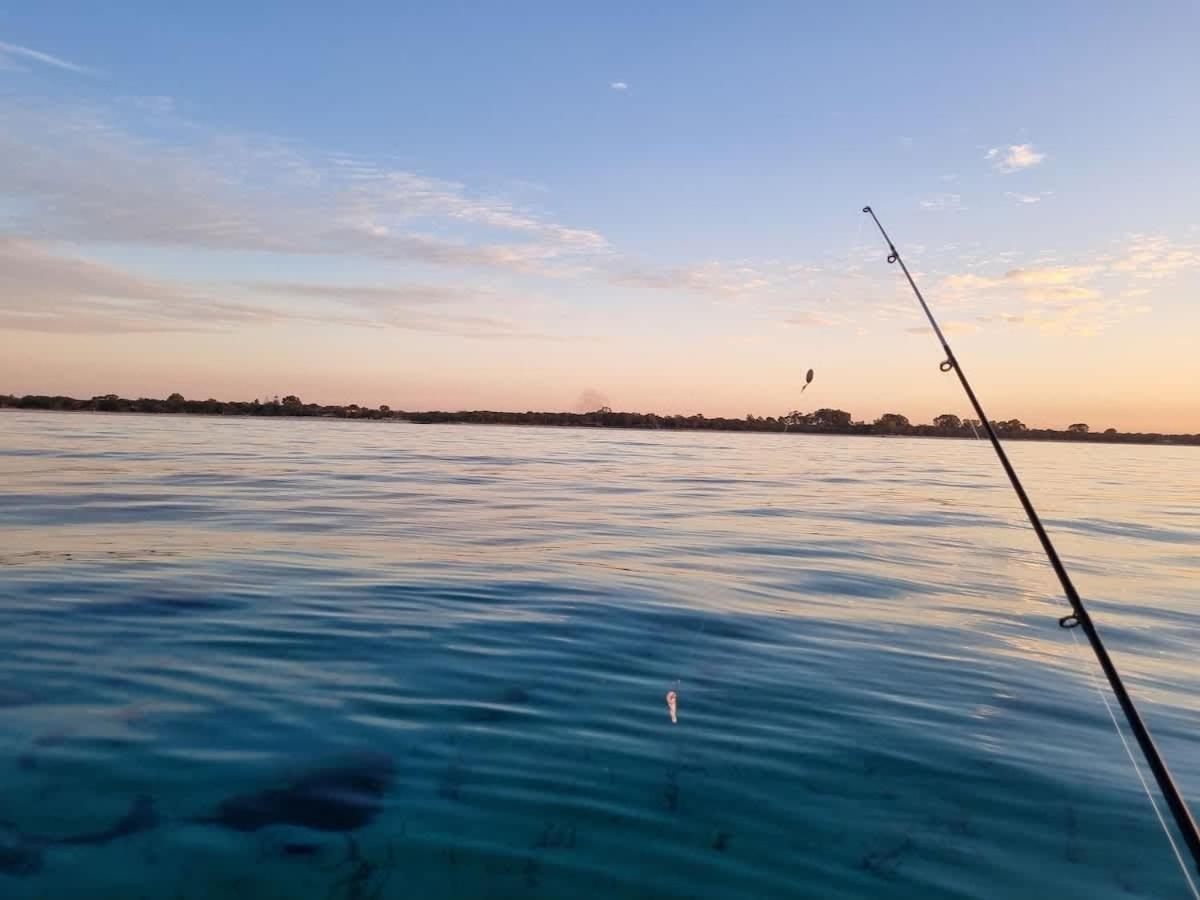 Beachfront Bliss, Waterfront Geographe Bay Holiday home