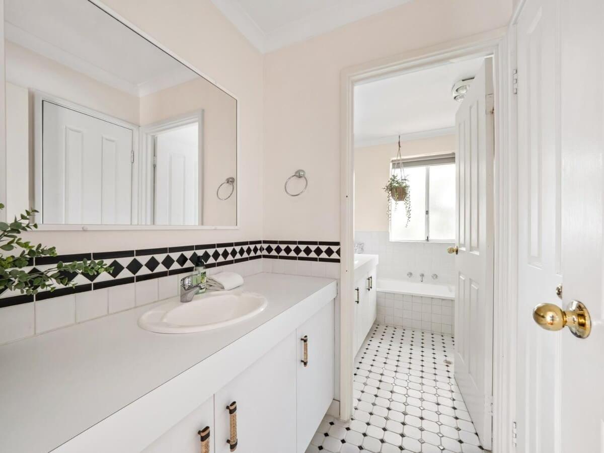 Holiday home Beachfront Bliss, Waterfront Geographe Bay