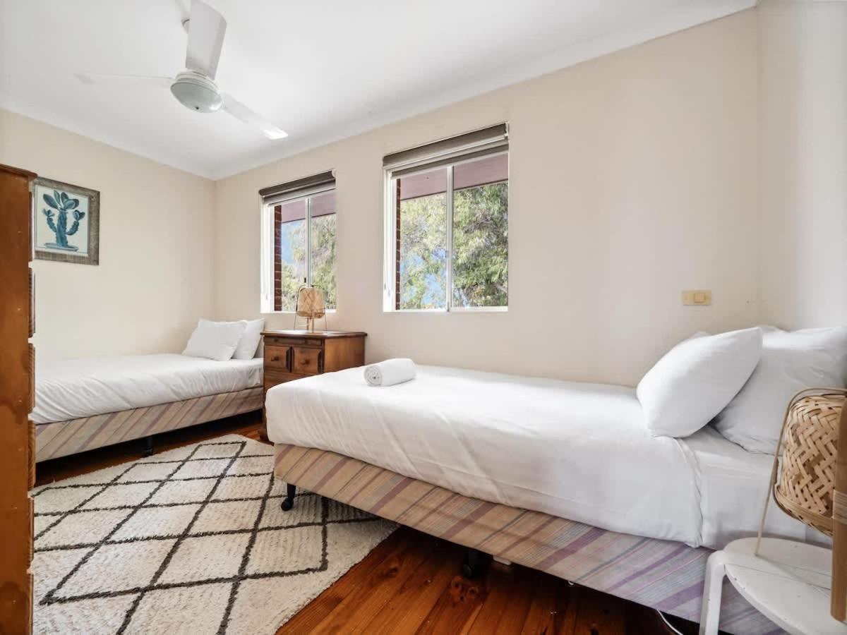 Beachfront Bliss, Waterfront Geographe Bay Holiday home *