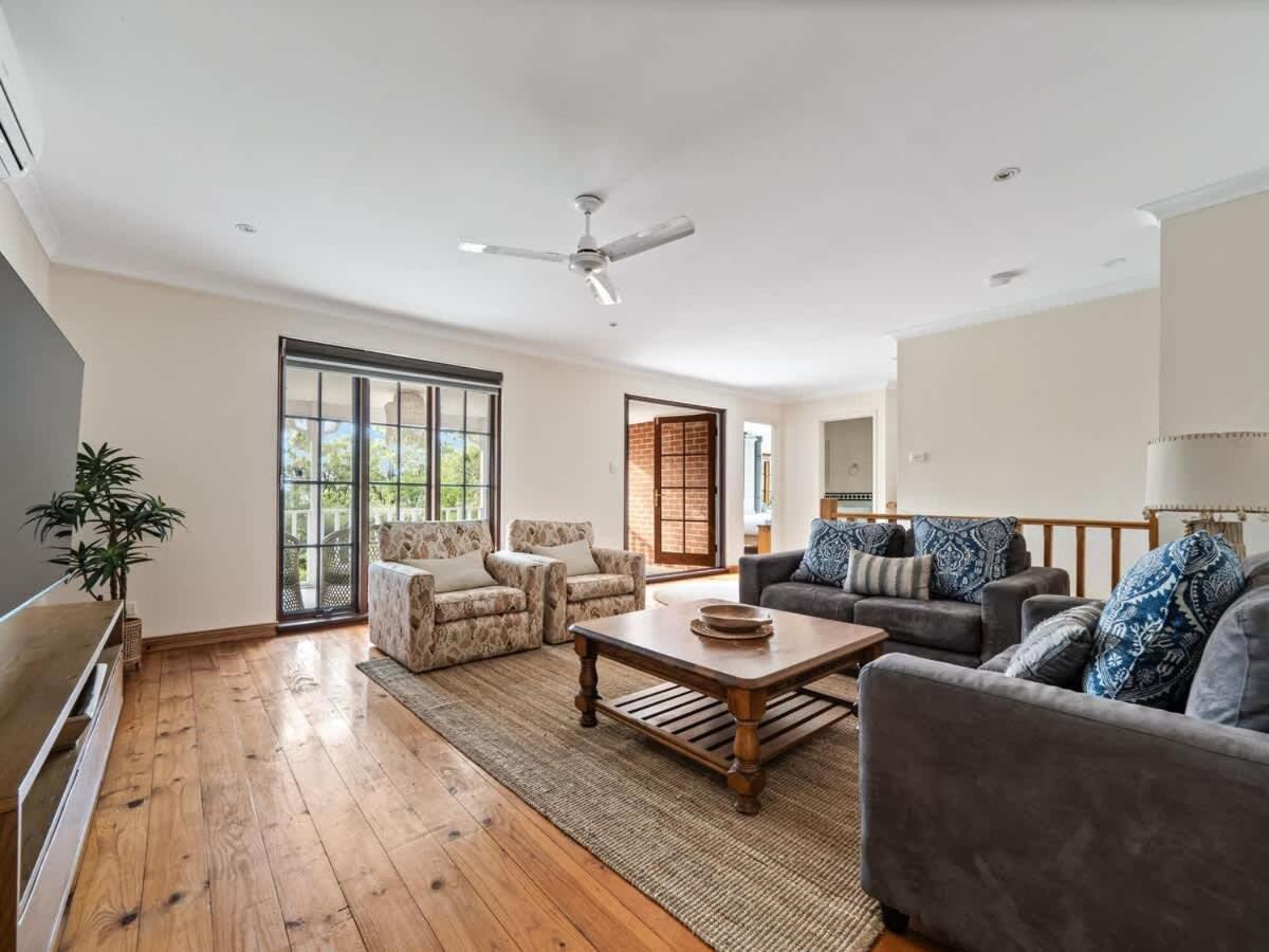 Holiday home Beachfront Bliss, Waterfront Geographe Bay Busselton