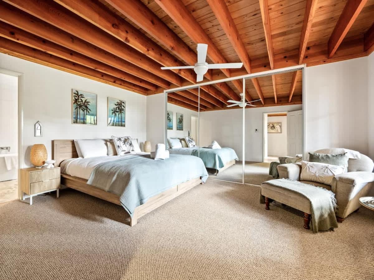 Beachfront Bliss, Waterfront Geographe Bay Holiday home
