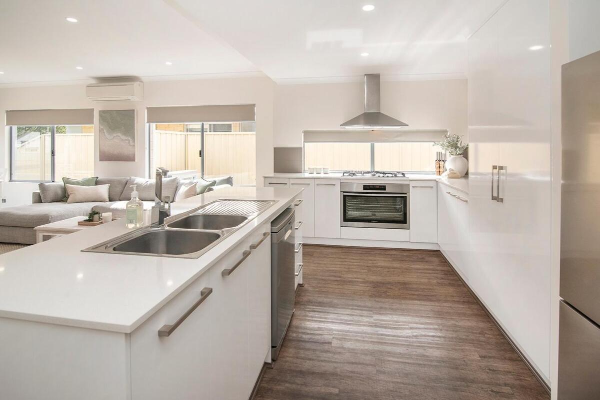 Holiday home Minutes From Town And The *