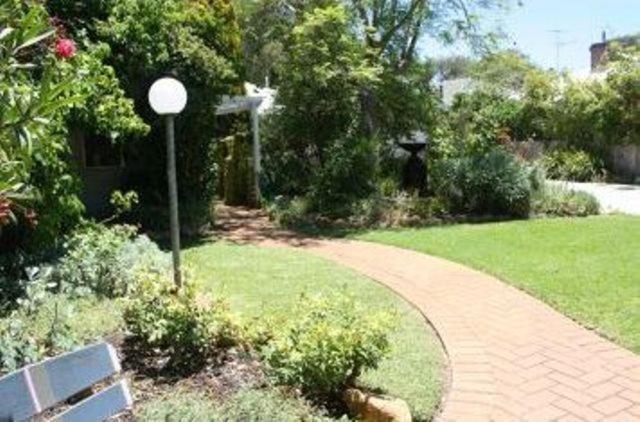 Jacaranda Guest house 4*