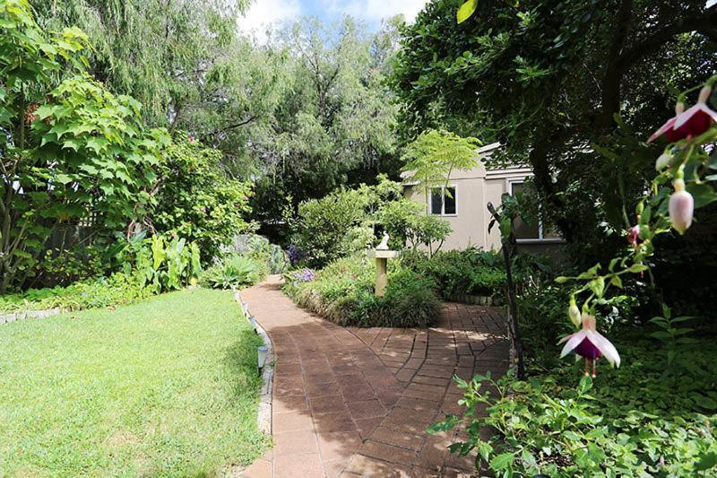 Guest house Jacaranda 4*