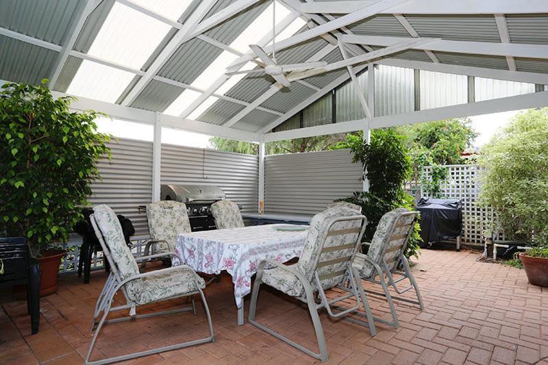 Jacaranda Guest house 4*