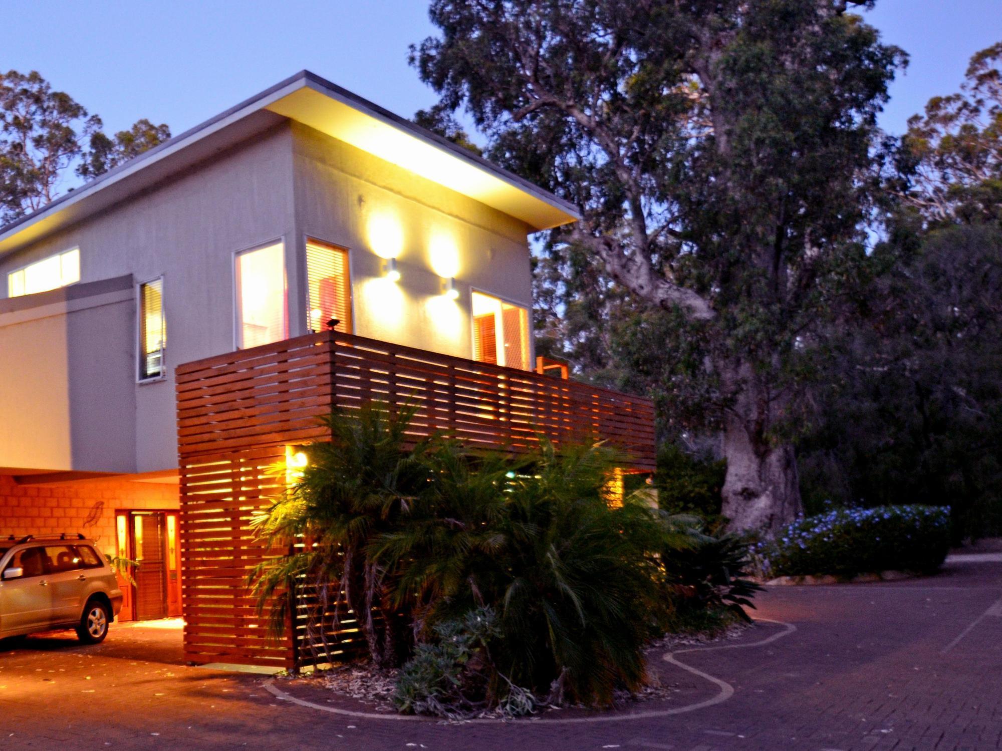 Inn The Tuarts Guest Lodge Busselton Accommodation - Adults Only Bed & Breakfast