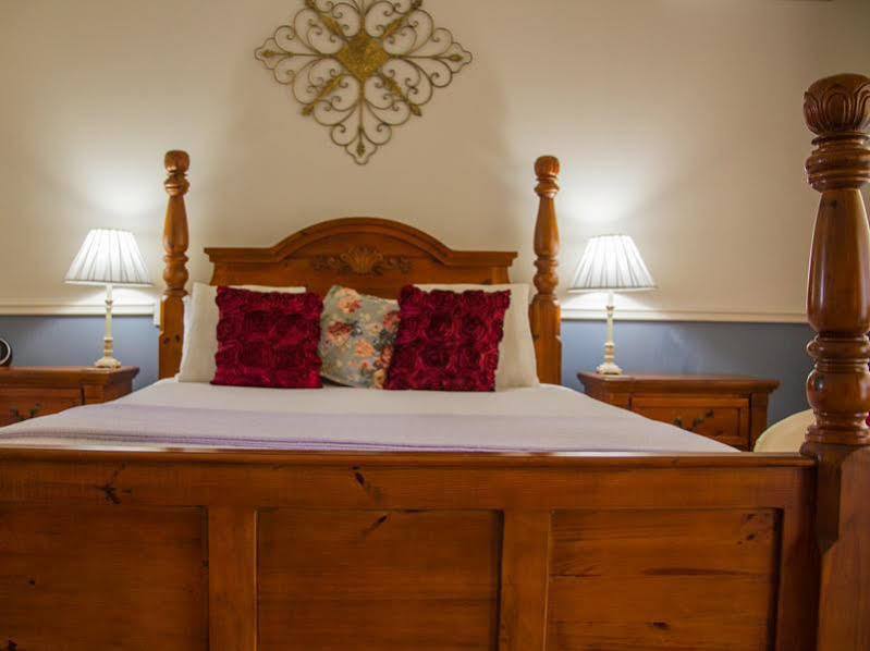 Bed & Breakfast Inn The Tuarts Guest Lodge Busselton Accommodation - Adults Only Busselton