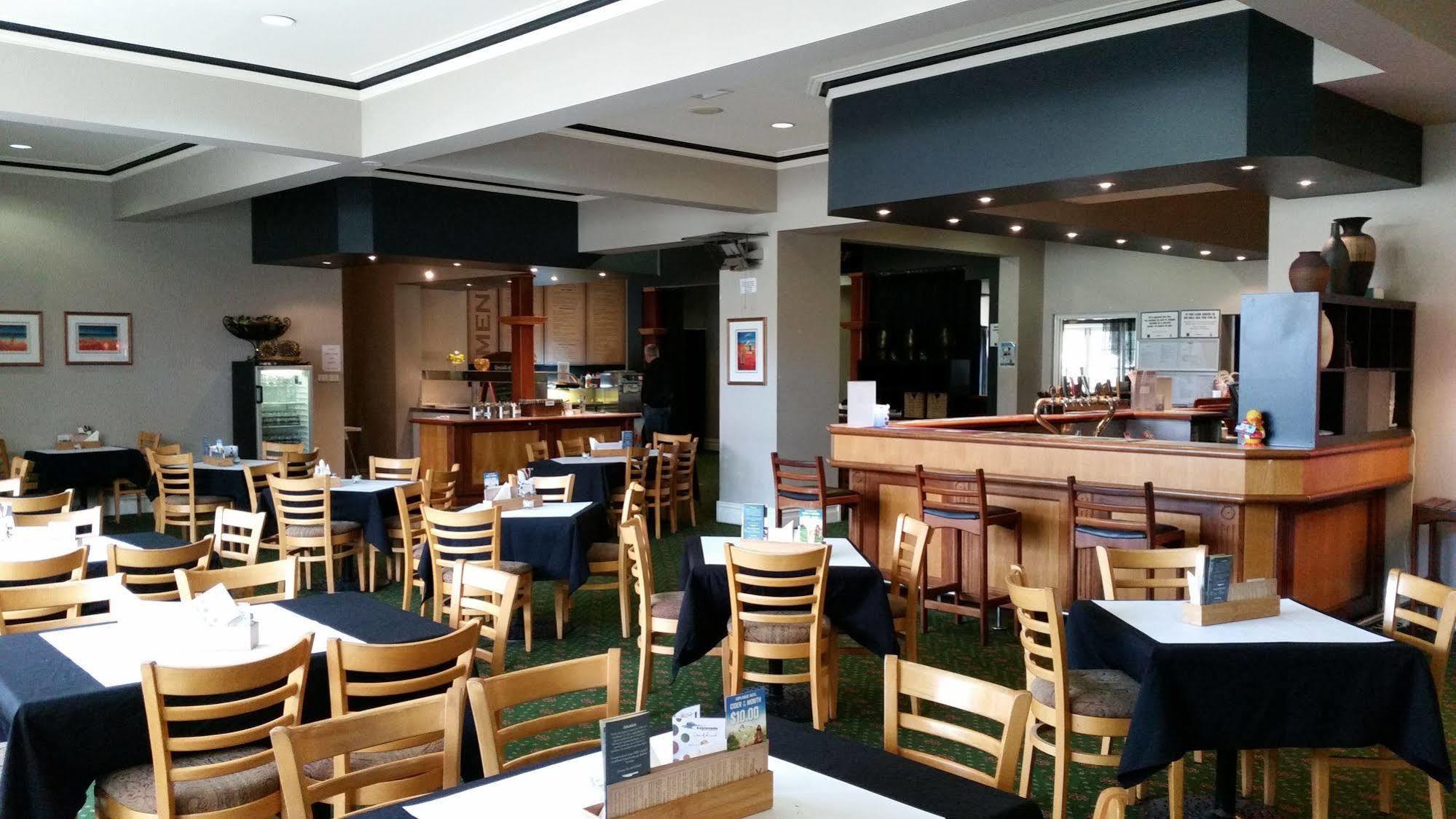 Esplanade 3*