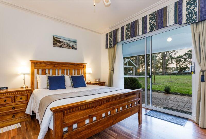 Inn The Tuarts Guest Lodge Busselton Accommodation - Adults Only Bed & Breakfast