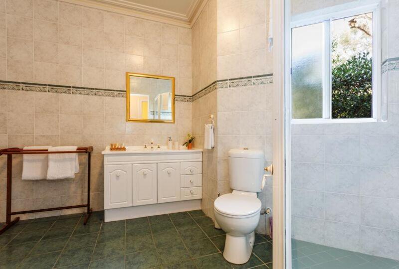 Inn The Tuarts Guest Lodge Busselton Accommodation - Adults Only Bed & Breakfast