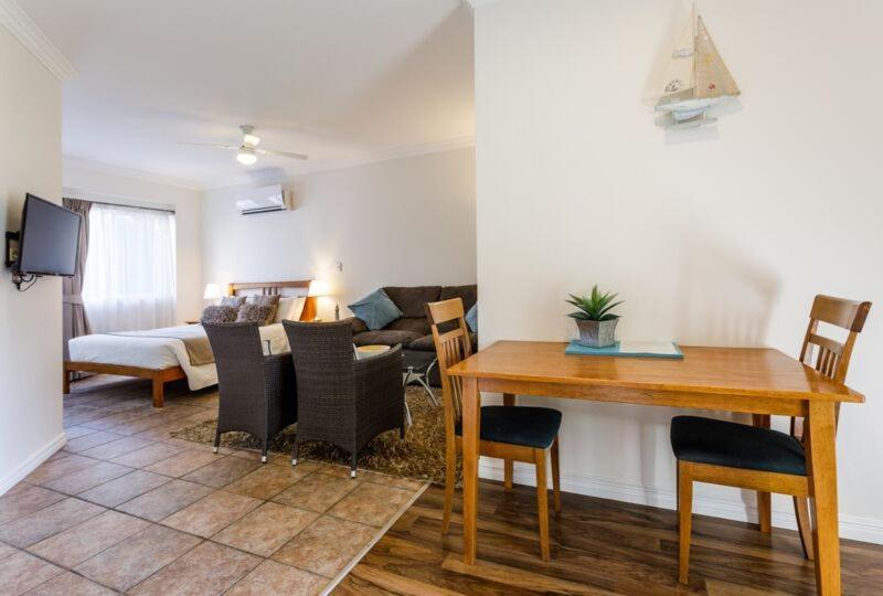 Bed & Breakfast Inn The Tuarts Guest Lodge Busselton Accommodation - Adults Only 4*