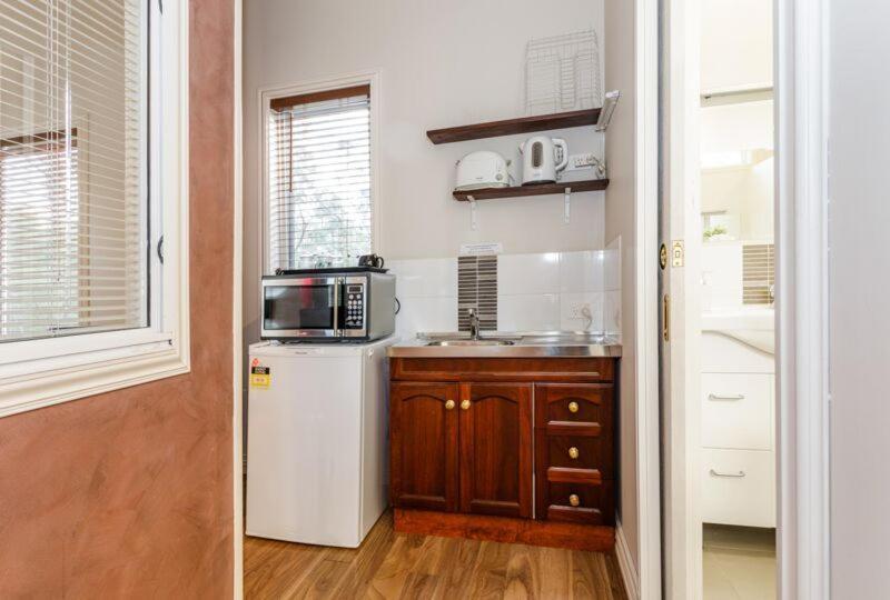 Inn The Tuarts Guest Lodge Busselton Accommodation - Adults Only Bed & Breakfast 4*