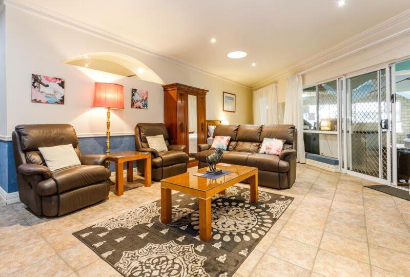 Inn The Tuarts Guest Lodge Busselton Accommodation - Adults Only 4* Busselton