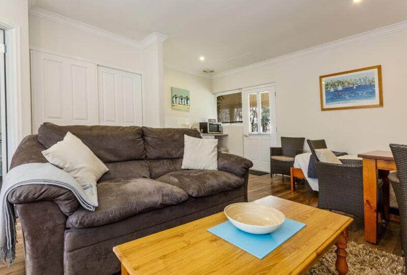 Inn The Tuarts Guest Lodge Busselton Accommodation - Adults Only Bed & Breakfast Busselton