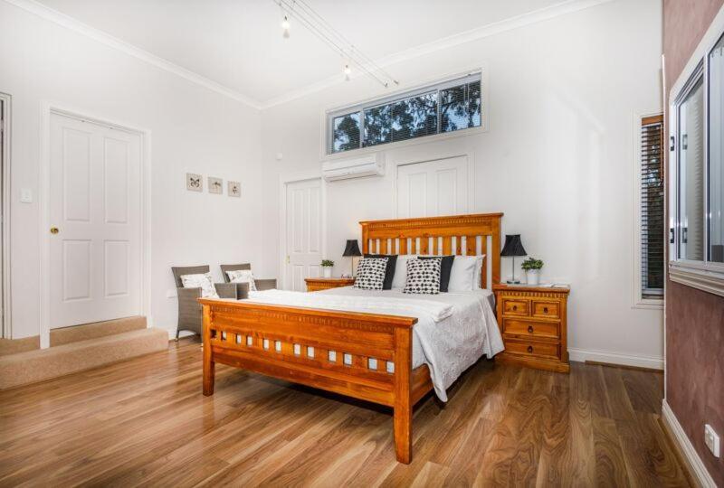 Inn The Tuarts Guest Lodge Busselton Accommodation - Adults Only Bed & Breakfast Busselton