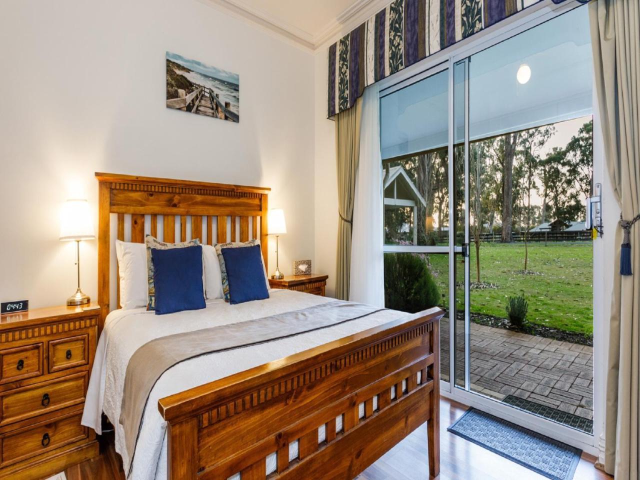 Inn The Tuarts Guest Lodge Busselton Accommodation - Adults Only 4* Busselton