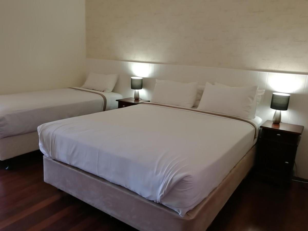 Motel Paradise 2*